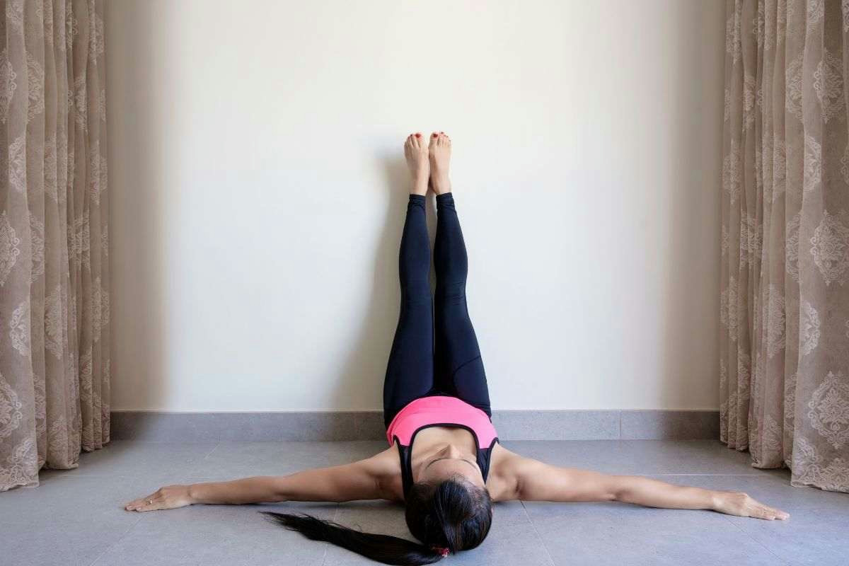 Il criterio essenziale per tonificare il corpo con esercizi di Pilates eseguiti al muro