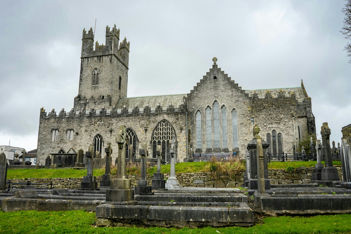 Tra fiumi e mura antiche, Limerick mostra il volto autentico e storico dell’Irlanda profonda