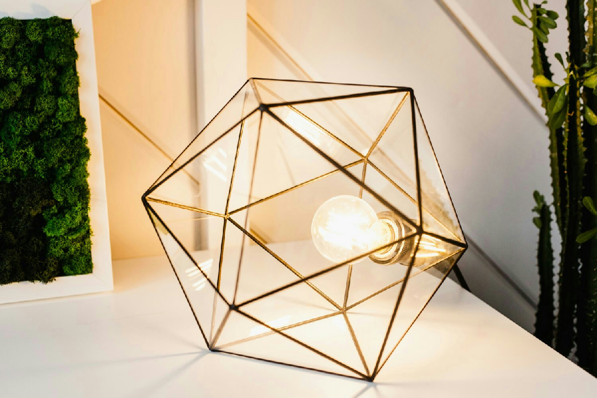 Illuminare gli ambienti con lampade di design protagoniste di un arredo esclusivo e raffinato
