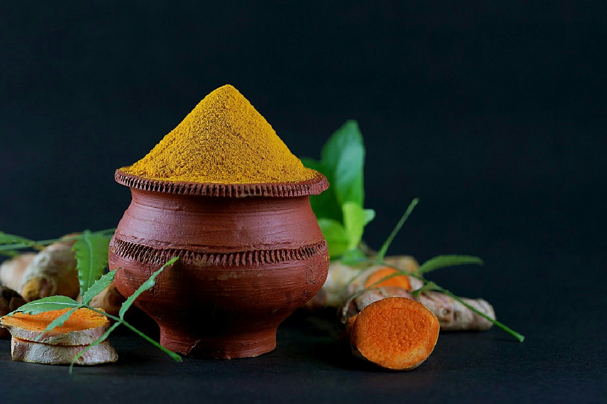 Piperina e Curcuma Premium: supporto naturale per depurare l’organismo e migliorare la salute intestinale