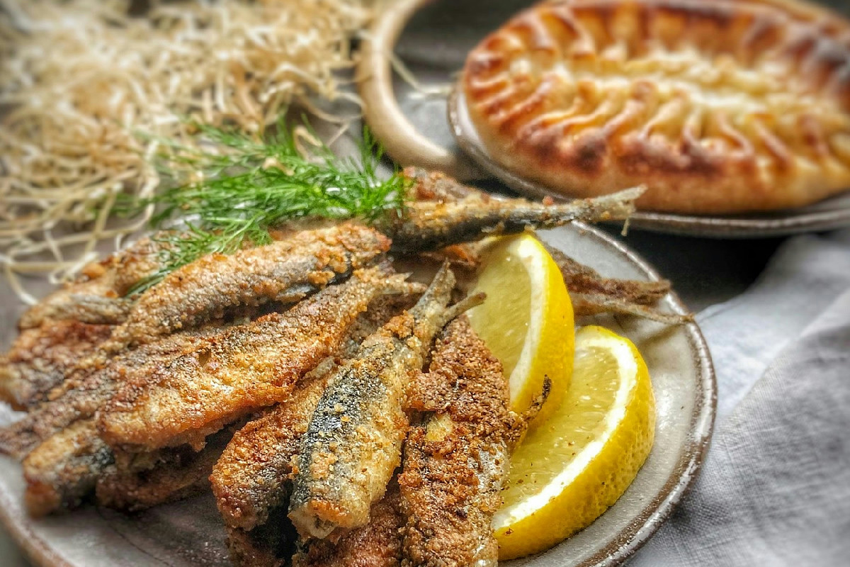 Il trucco economico per gustare il fritto di pesce senza lasciare odori in cucina