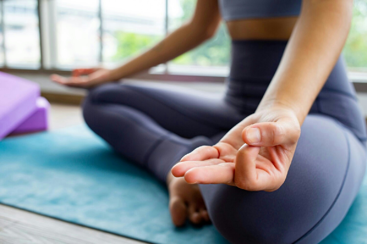 Yoga efficace per ridurre il dolore da artrite e migliorare la mobilità articolare gradualmente