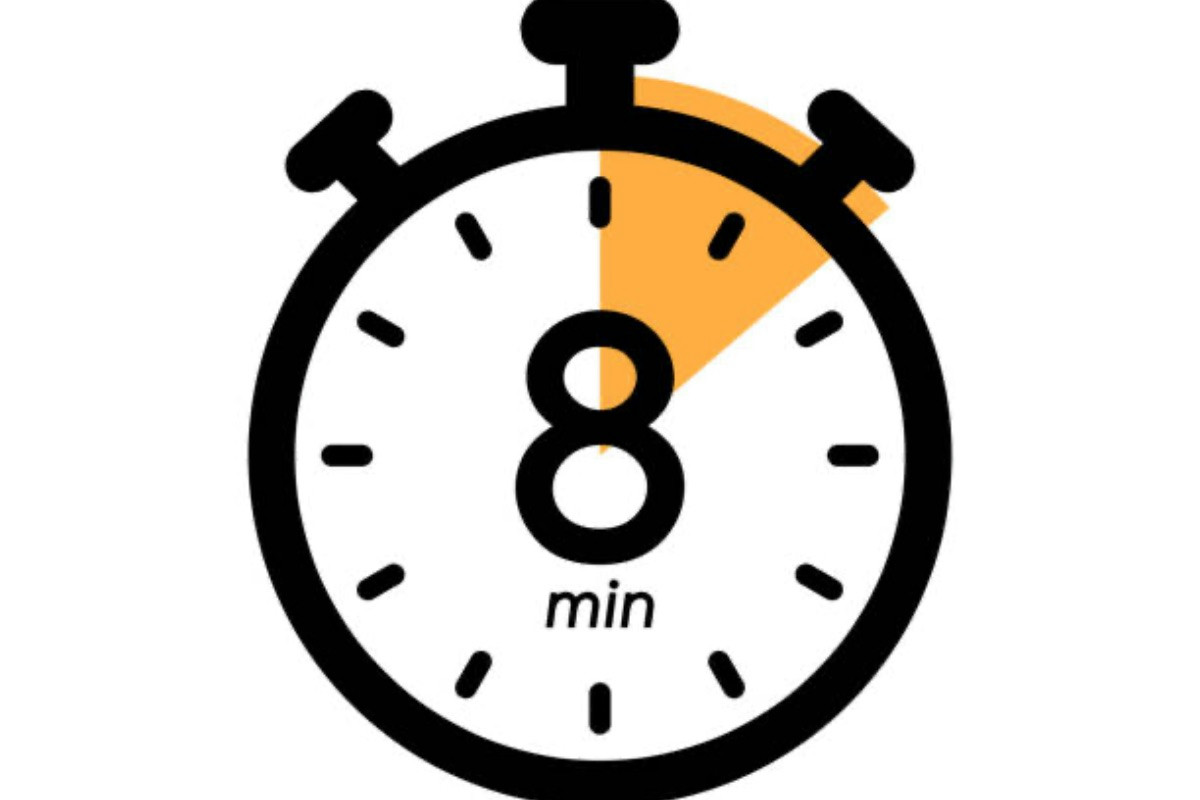 8 minuti per rilassare schiena e anche con esercizi veloci per chi resta seduto a lungo